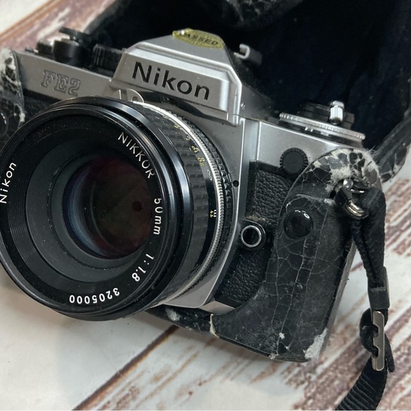 Nikon Other - NIKON Nikkor FE2 35mm SLR W/50mm f1.8 Vintage 320500